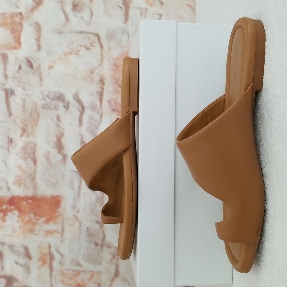 New Vince Dawn Leather Toe-Ring Flat Sandals - Picture 4 of 9